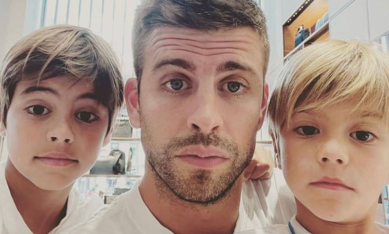 Pique y sus hijos con Shakira