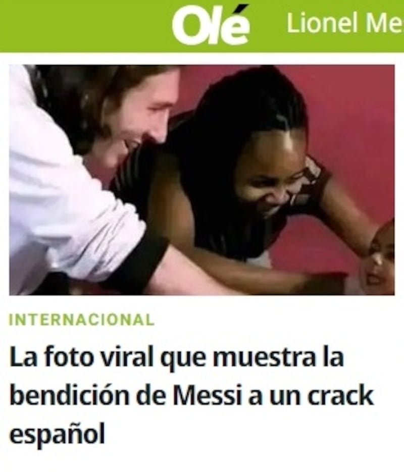 Messi se hizo viral gracias a las fotografías que el padre de Lamine Yamal publicó junto al argentino en redes sociales.