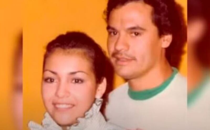 Aida Cuevas y Juan Gabriel en su juventud.