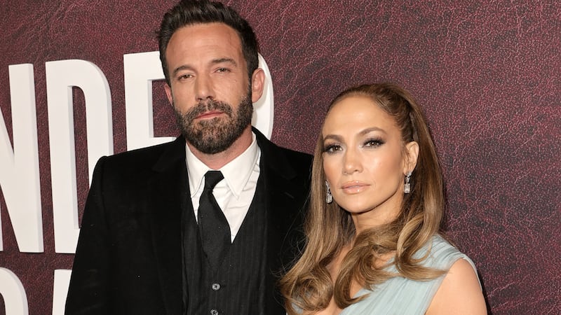 Ben Affleck y JLo se reunieron nuevamente, pero él llegó acompañado de una mujer: ¿quién es?