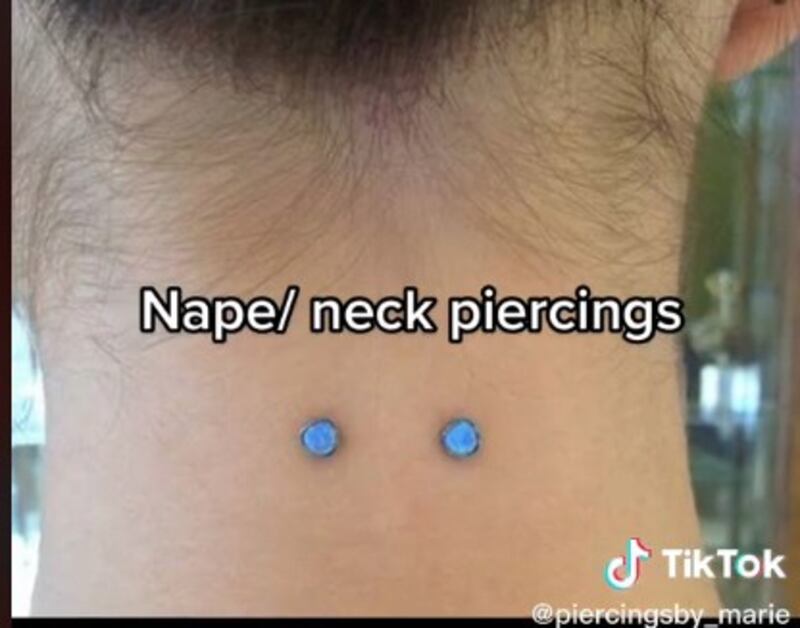 Piercing en la nuca